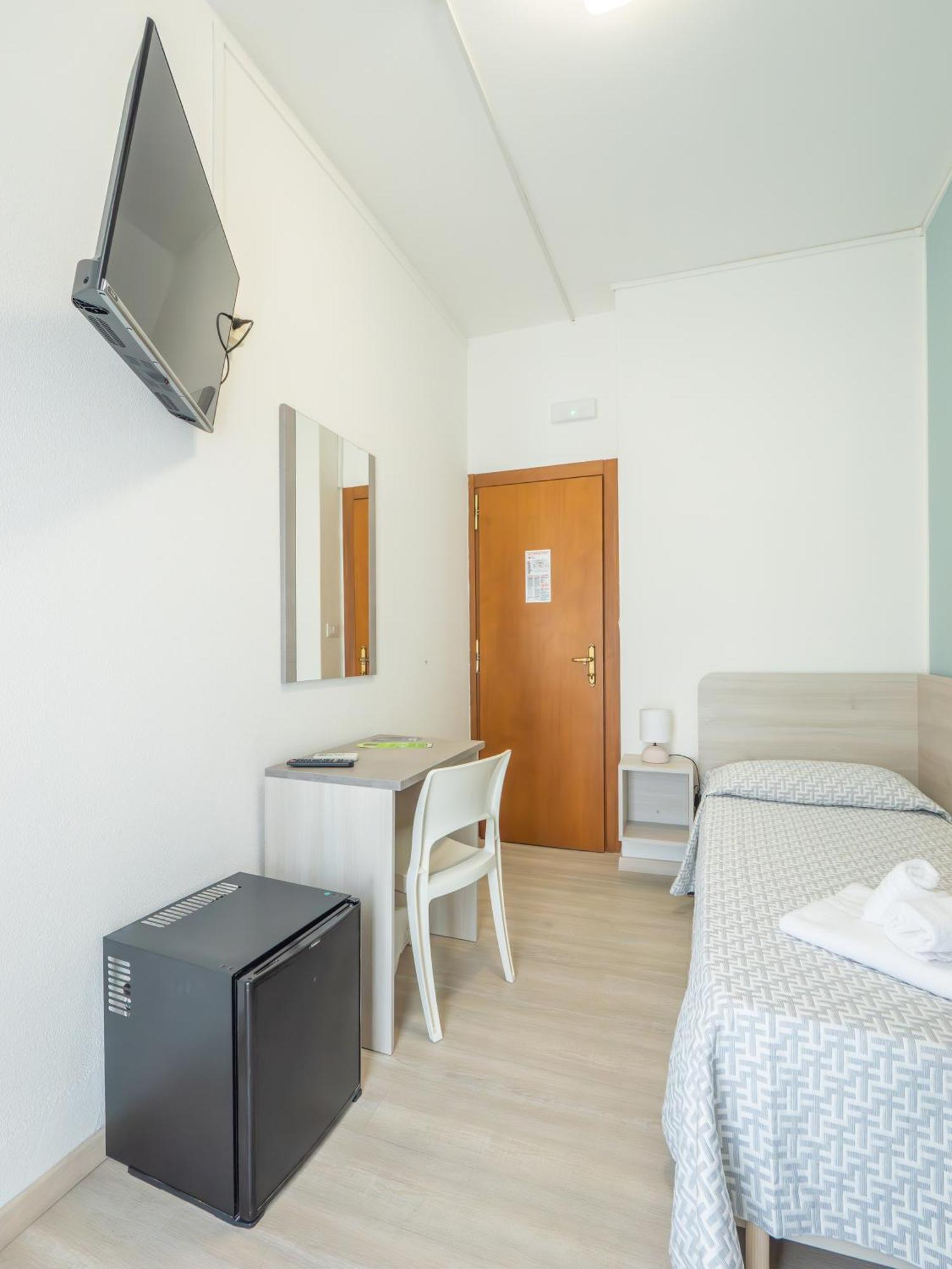 Hotel La Bussola Финале Лигуре Екстериор снимка