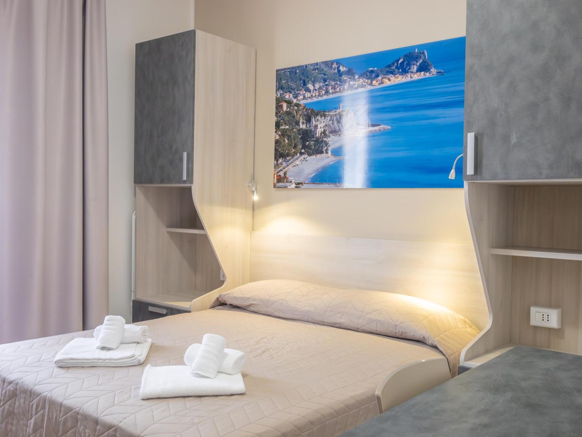 Hotel La Bussola Финале Лигуре Екстериор снимка
