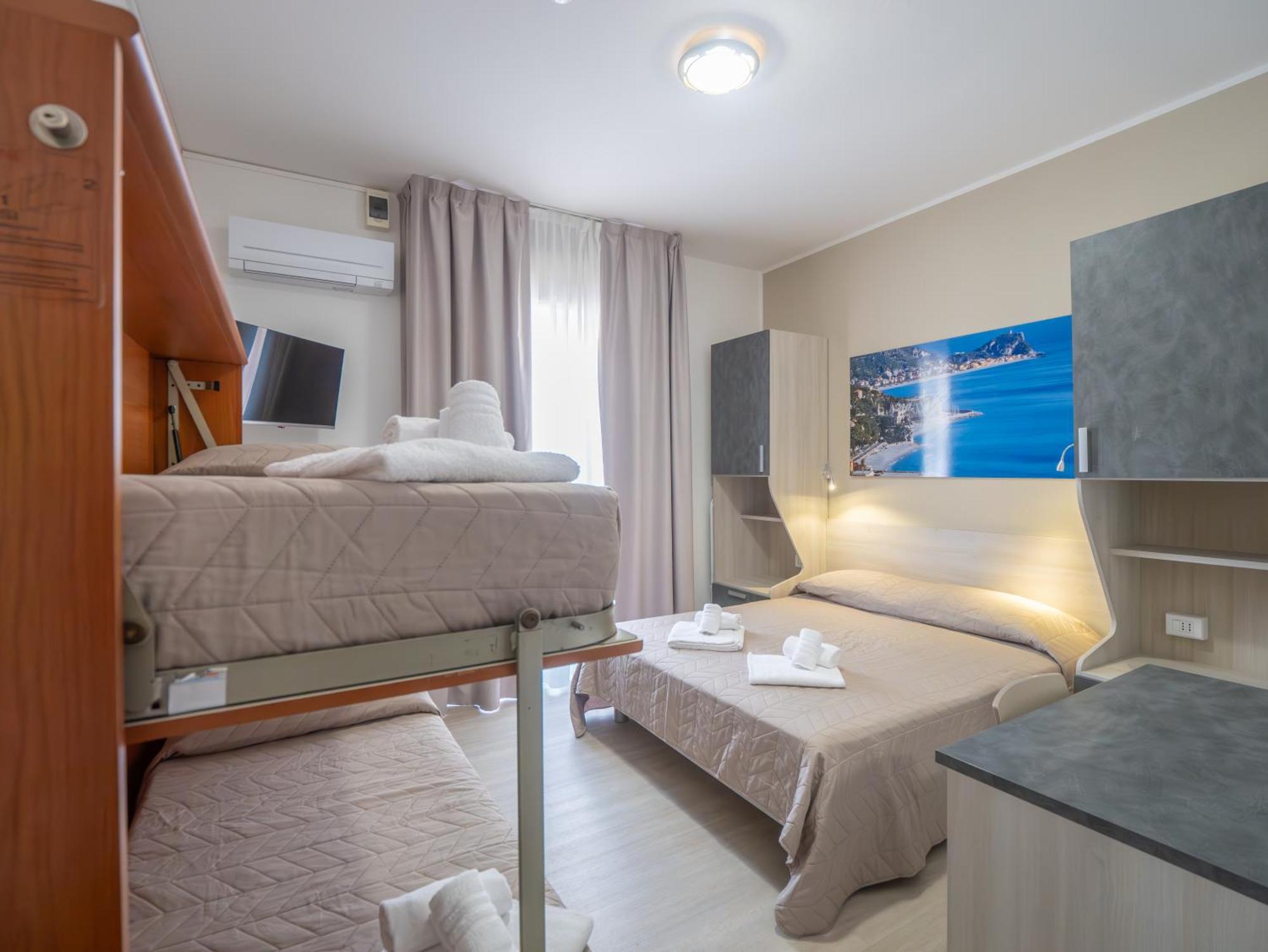 Hotel La Bussola Финале Лигуре Екстериор снимка