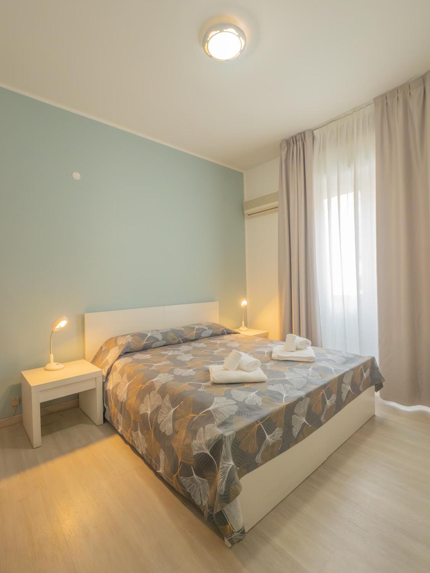 Hotel La Bussola Финале Лигуре Екстериор снимка
